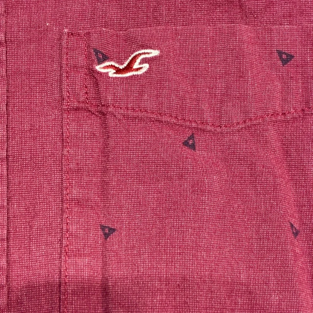 Hollister Button Down Shirt Mens L Burgundy‎ Triangle Print Stretch Long Sleeve